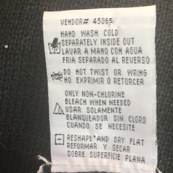 Vintage  Black Embroidered Poinsettia Bead Pearl Winter Party Christmas Sweater - Picture 8 of 11